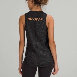 Lululemon Sculpt Tank Night View White Black / Black in size 14